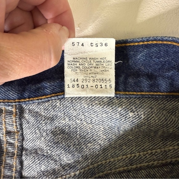 Levi’s Women’s Vintage 501 Raw Hem Button Fly Jeans Size 7 / 28 USA - Picture 4 of 10
